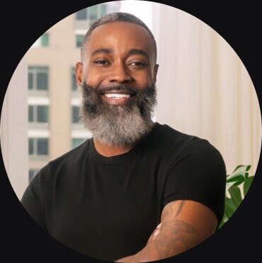 A portrait of Alvin Wayne.