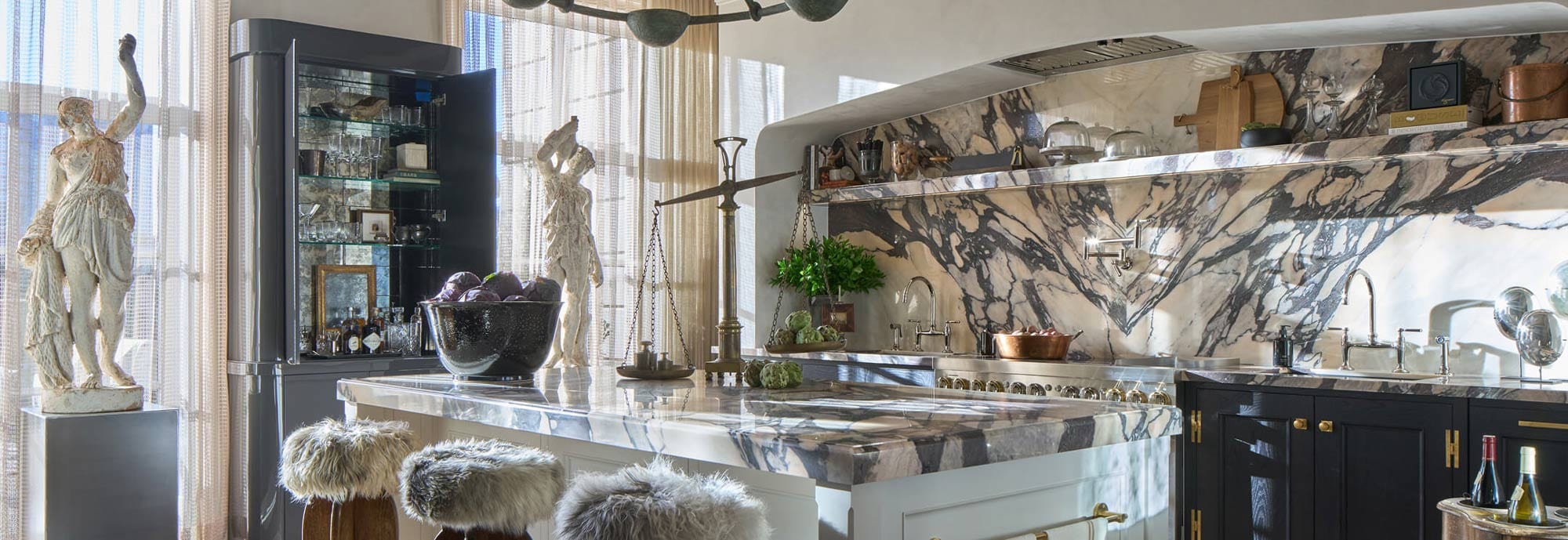 The kitchen in the Kipps Bay Dallas Show House