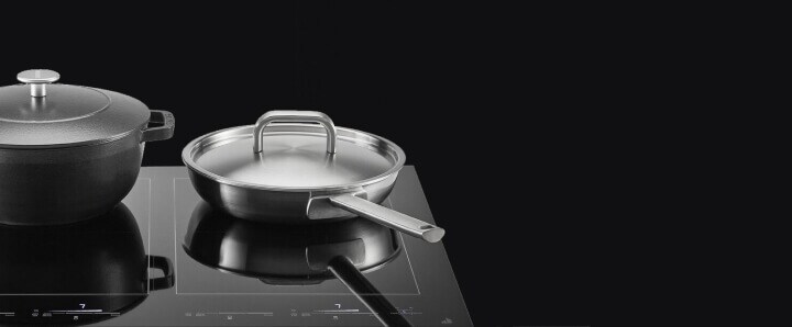 A JennAir® Induction Cooktop with a large stockpot on the Flex Element.