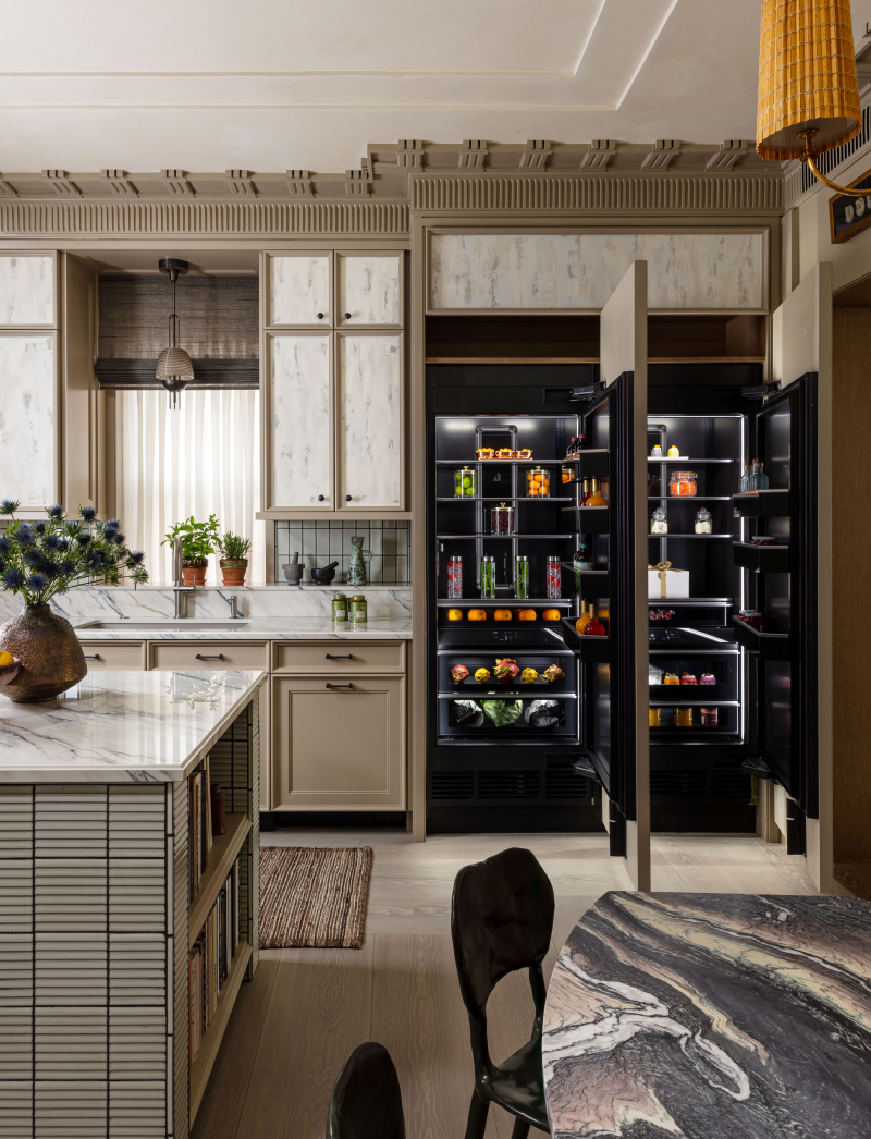 An image of the kitchen featuring two JennAir® Columns.