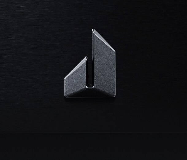 The Defiant J badge on a RISE™ Dishwasher.