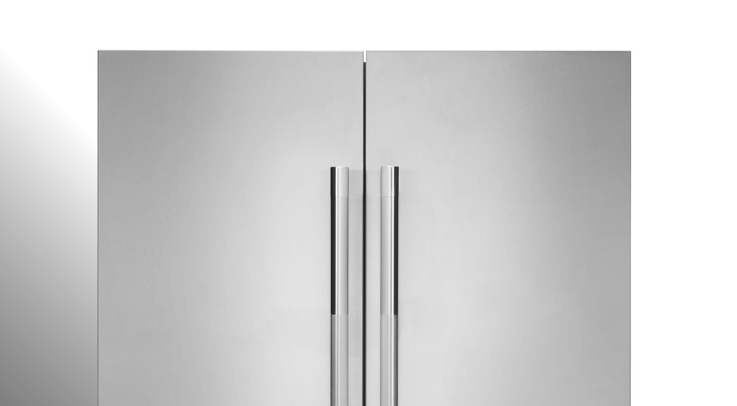 A close up of the RISE™ Design Expression Handle on stainless steel panels. A close up of the RISE™ Design Expression Handle on stainless steel panels.