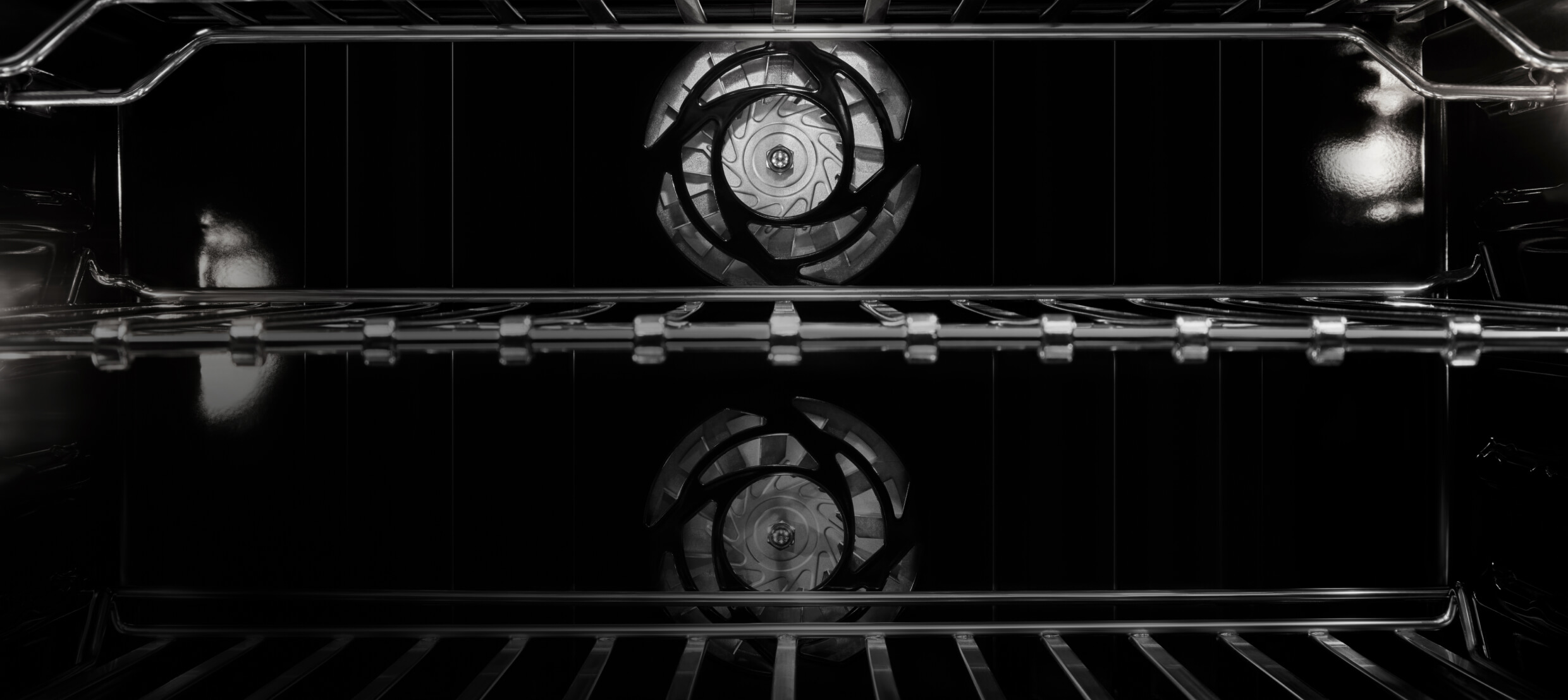 The interior of JennAir® Wall Oven, showing the twin convection fans. The interior of JennAir® Wall Oven, showing the twin convection fans.