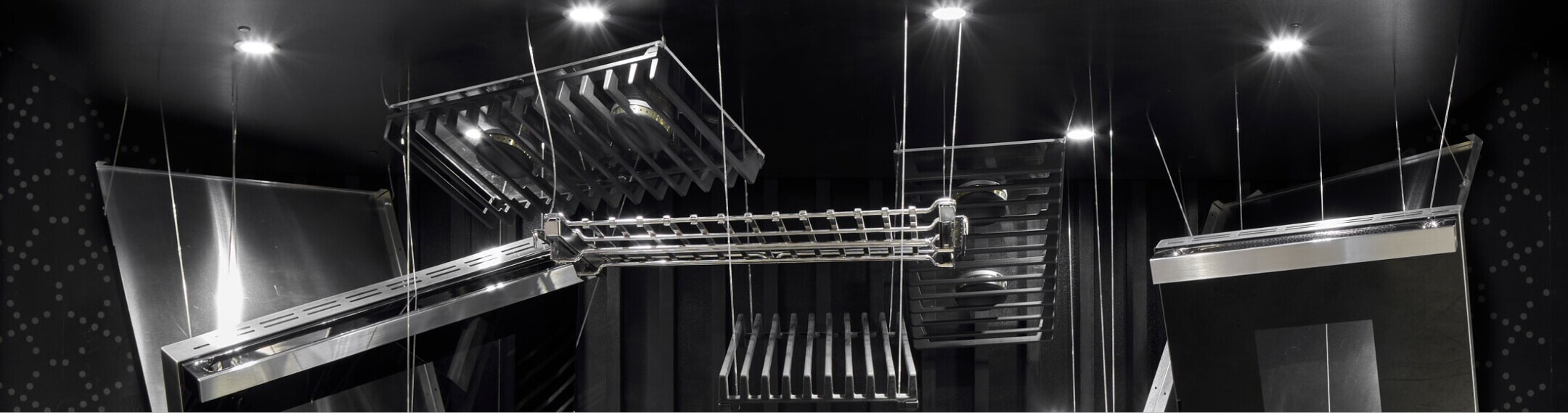 A hanging installation of a JennAir® range.