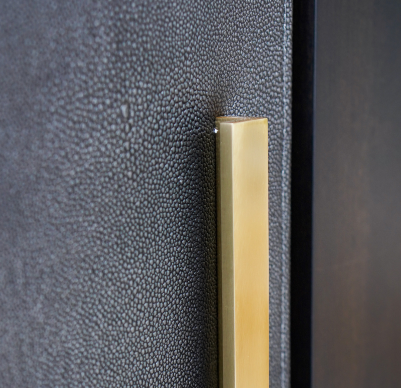 A JennAir® Cuts Leather panel in Caviar.