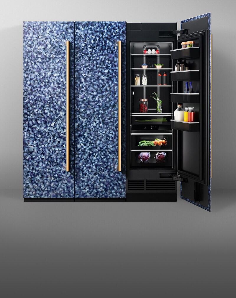 A set of columns fitted with Elements Collection panels.