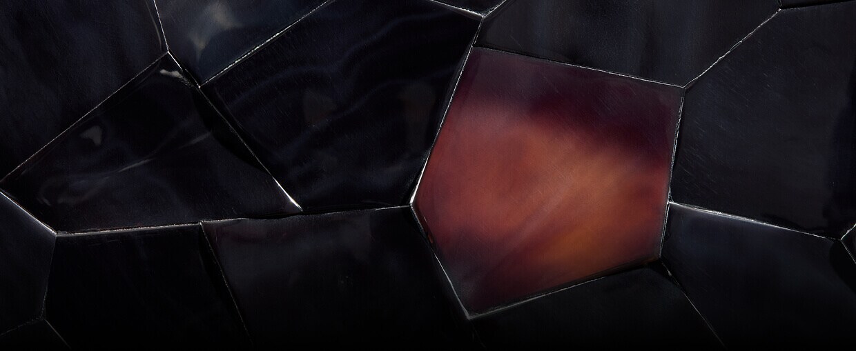 A close up of the texture of Dark Pen Carnelian