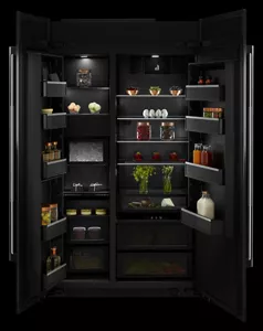 Daring Obsidian Interior