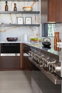 Knob controls on a JennAir® NOIR™ Professional-Style Range