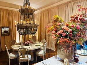 A grand dining room in the Kips Bay Dallas Show House